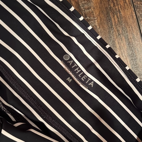 EUC Athleta leggings - Picture 2 of 3